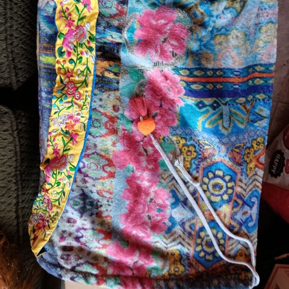 BEAUTIFUL Bag/Pack**NEW with TAG**Johnny Was Velvet**ONE reversable STRAP** - Picture 4 of 4